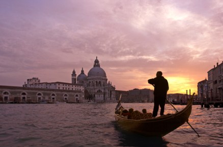 giro-in-gondola-a-venezia-e-serenata-con-cena-in-venice-114953